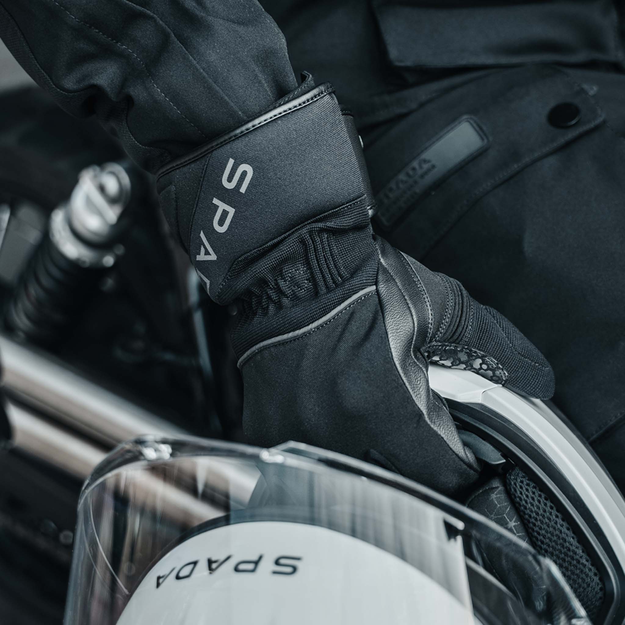 Junction Rev.2 Black Waterproof Motorcycle Gloves - Image 3
