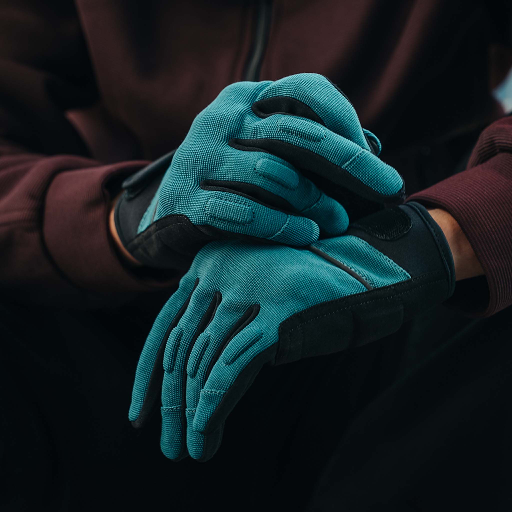 Blade Coral Blue Motorcycle Gloves - Image 3