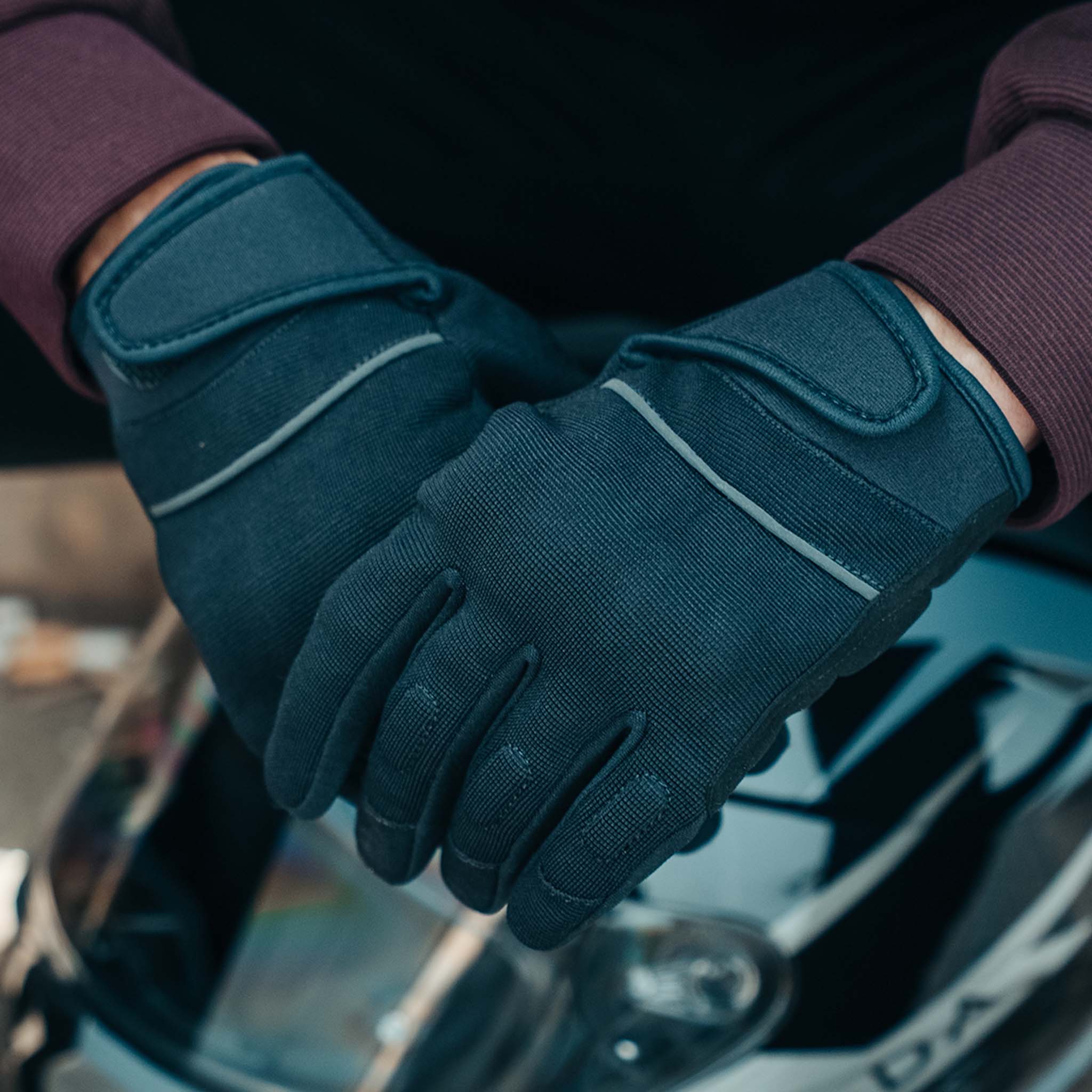Blade Stealth Black Motorcycle Gloves - Image 3
