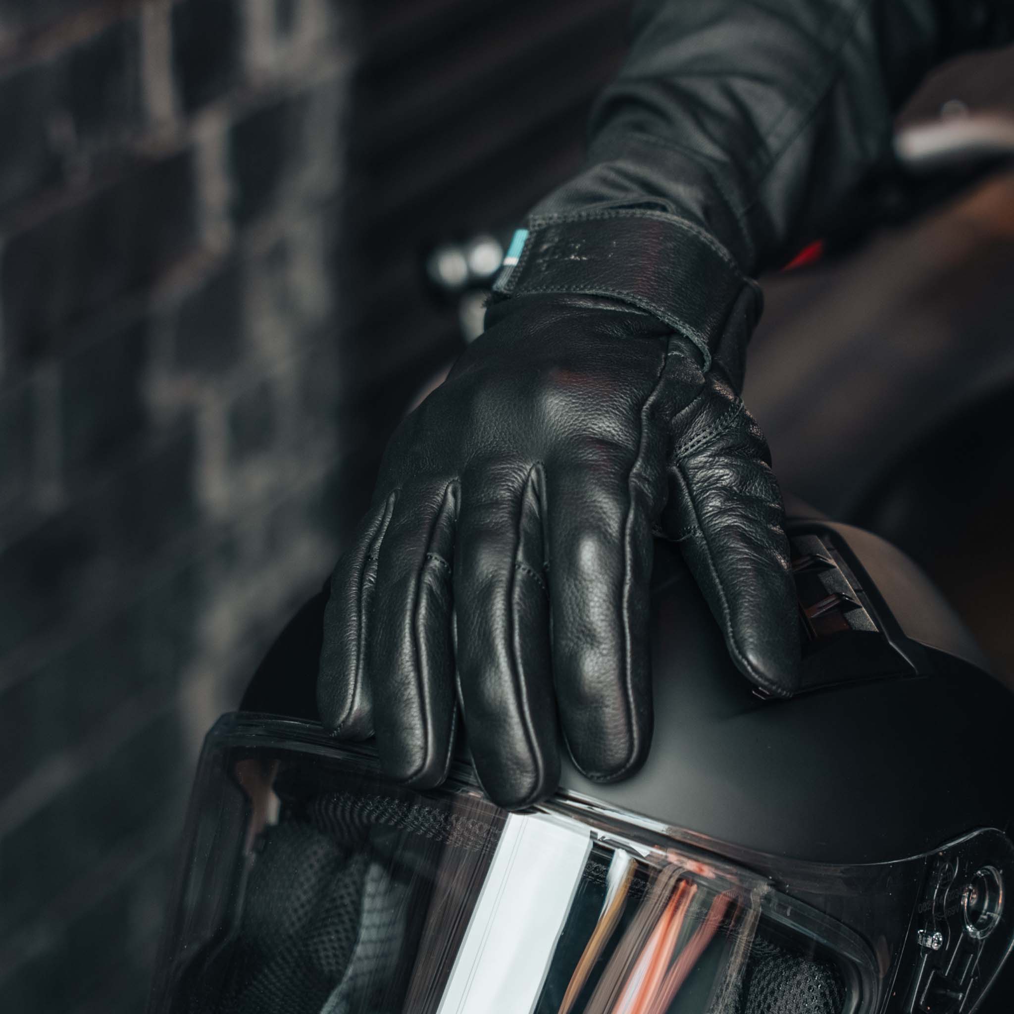Clutch Winter Black Motorcycle Gloves - Image 7