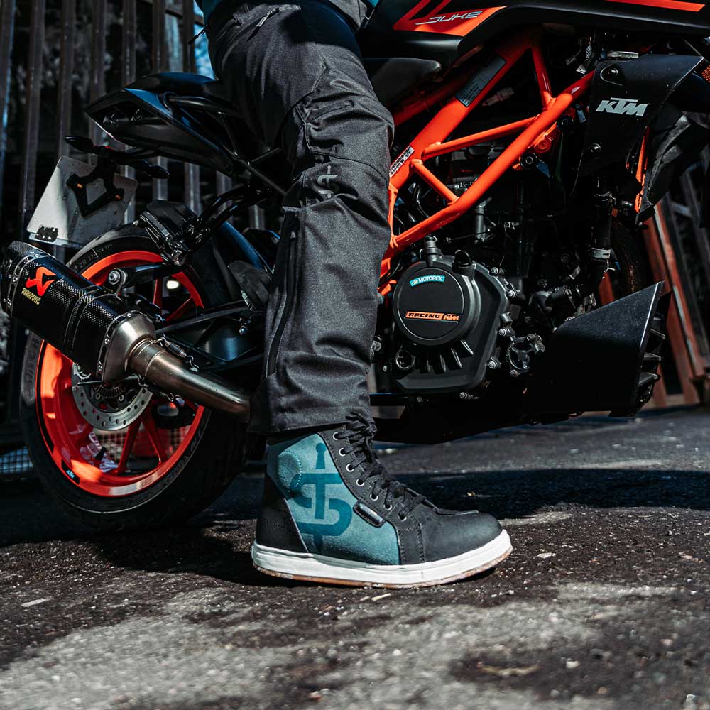 Strider Pro Coral Blue & Black High Top Motorcycle Trainers - Image 5
